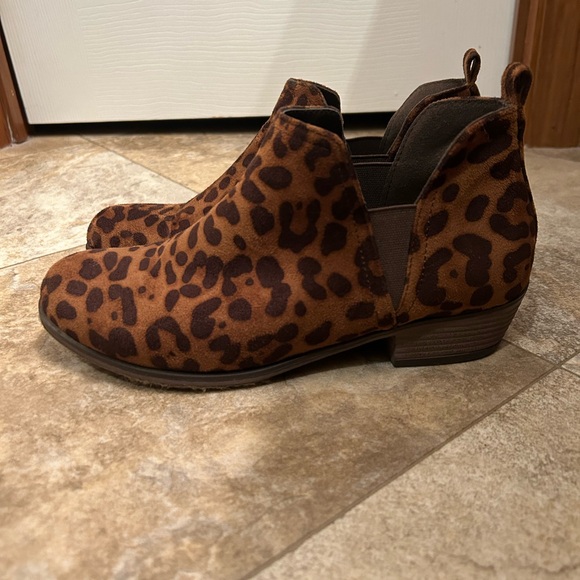 Leopard Booties - Picture 2 of 3